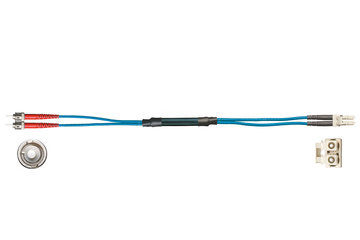 Cable de fibra óptica en TPE, resistente a la torsión, conector A: ST, conector B: LC