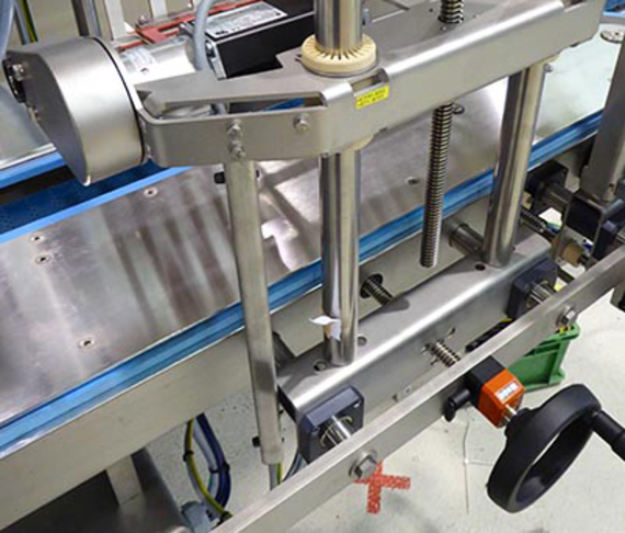 Sistemas de guiado lineal drylin® en máquinas etiquetadoras